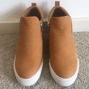 Wedge sneakers, never worn
